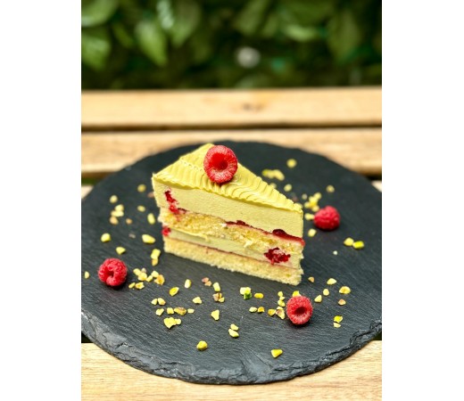 Mousse de fistic cu fructe